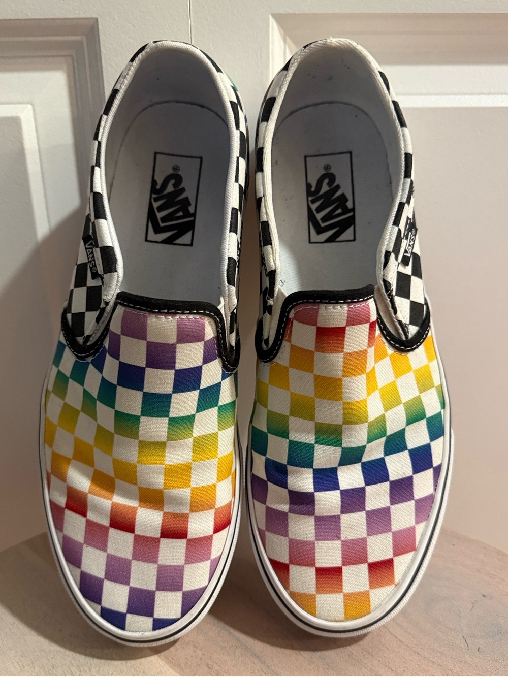 Vans Rainbow Checkered Slip On Sneakers Women’s Size 10 Like New